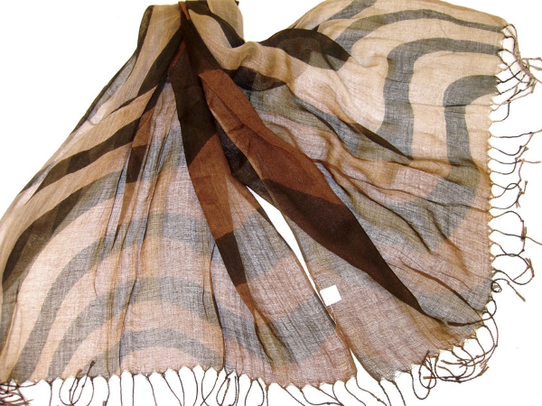 Wavy Print Shaded Polyester Scarf