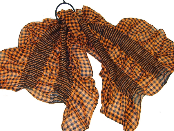 Ruffled Checkered Print Scarf
