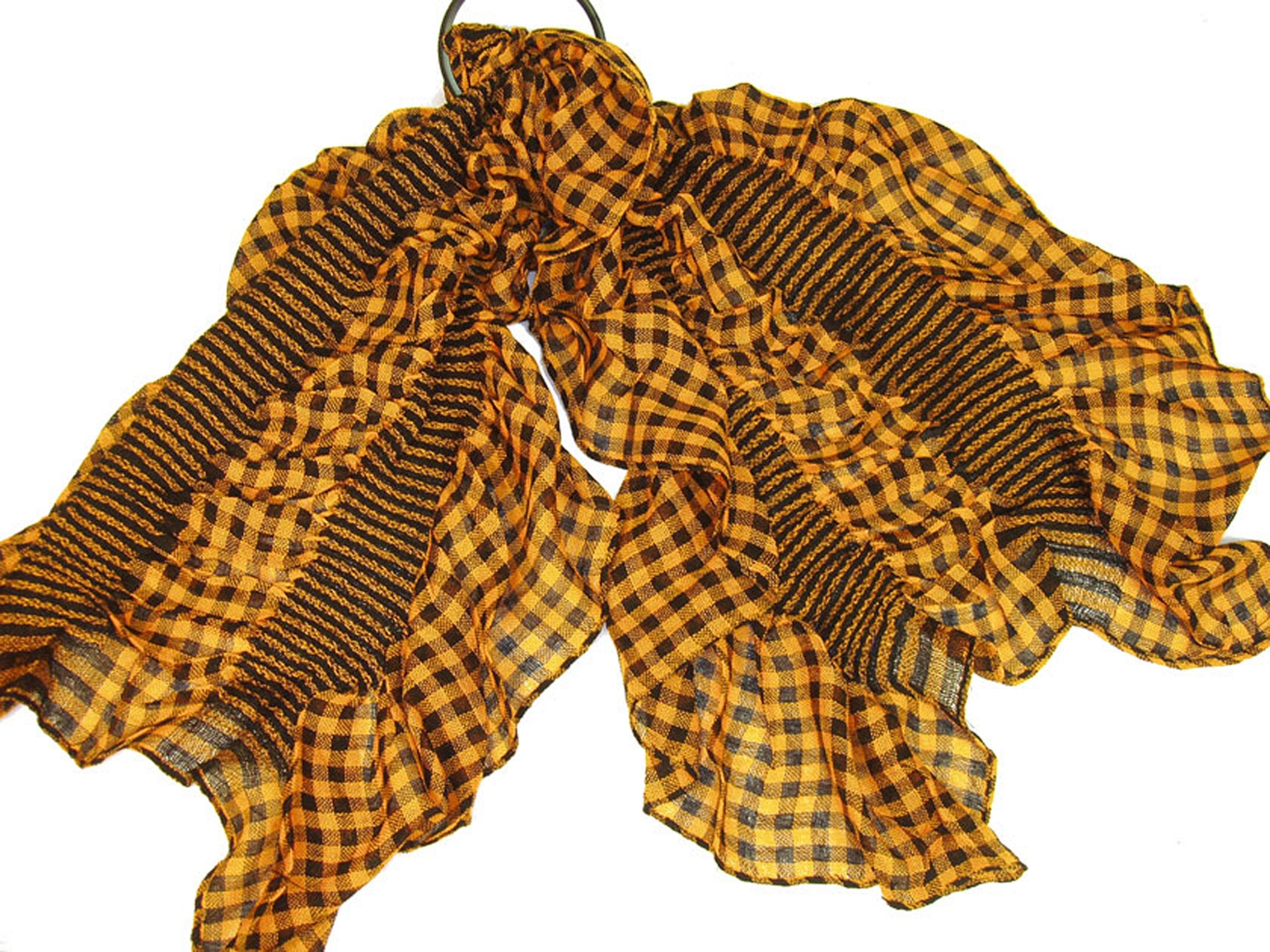 Ruffled Checkered Print Scarf